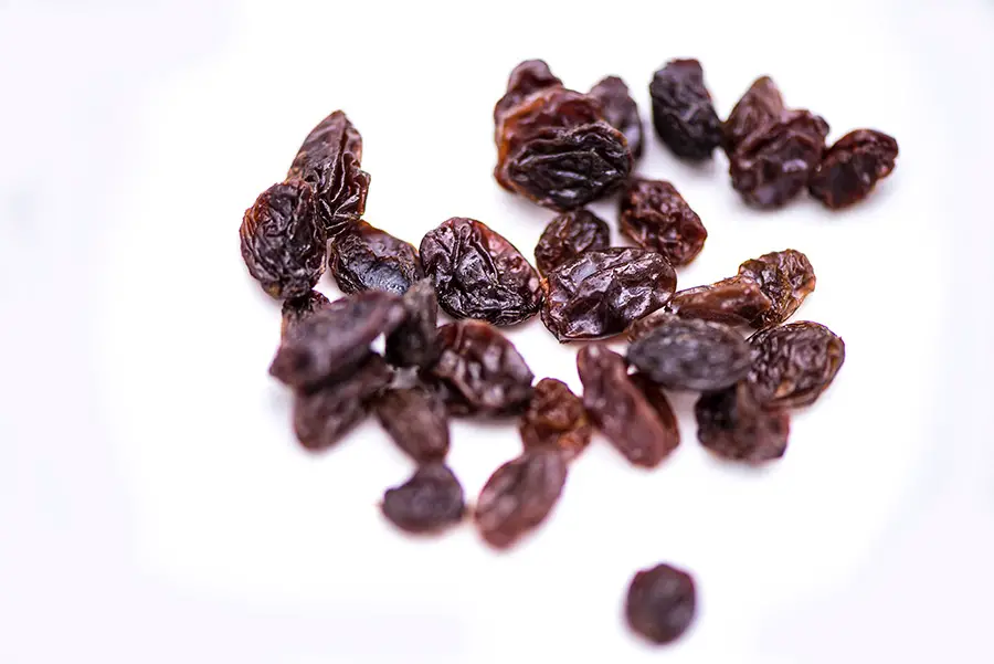 where to find raisins in grocery store